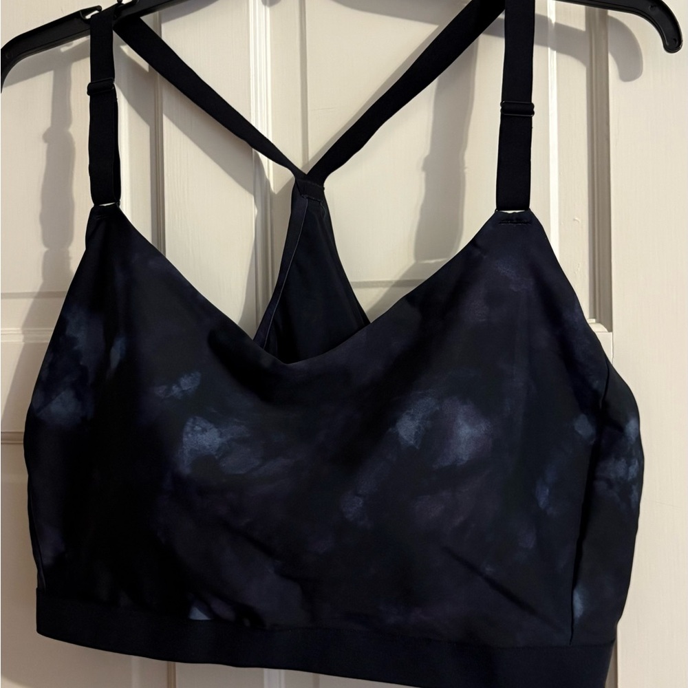 Old Navy Womenโs Plus Medium Support Sports Bra with Racerback 4X